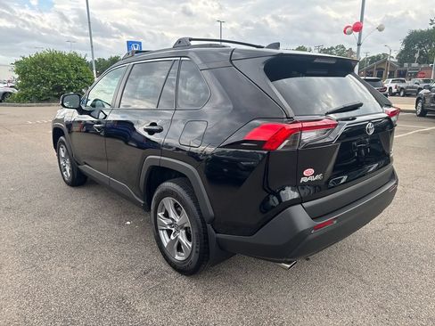 Used 2022 Toyota RAV4 XLE w/ Convenience Package AWD/4WD image 5