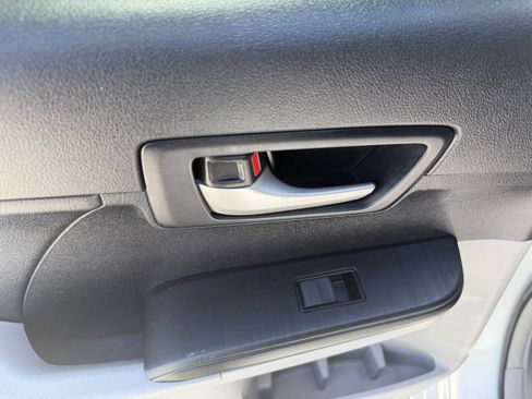 Used 2013 Toyota Camry LE FWD image 16
