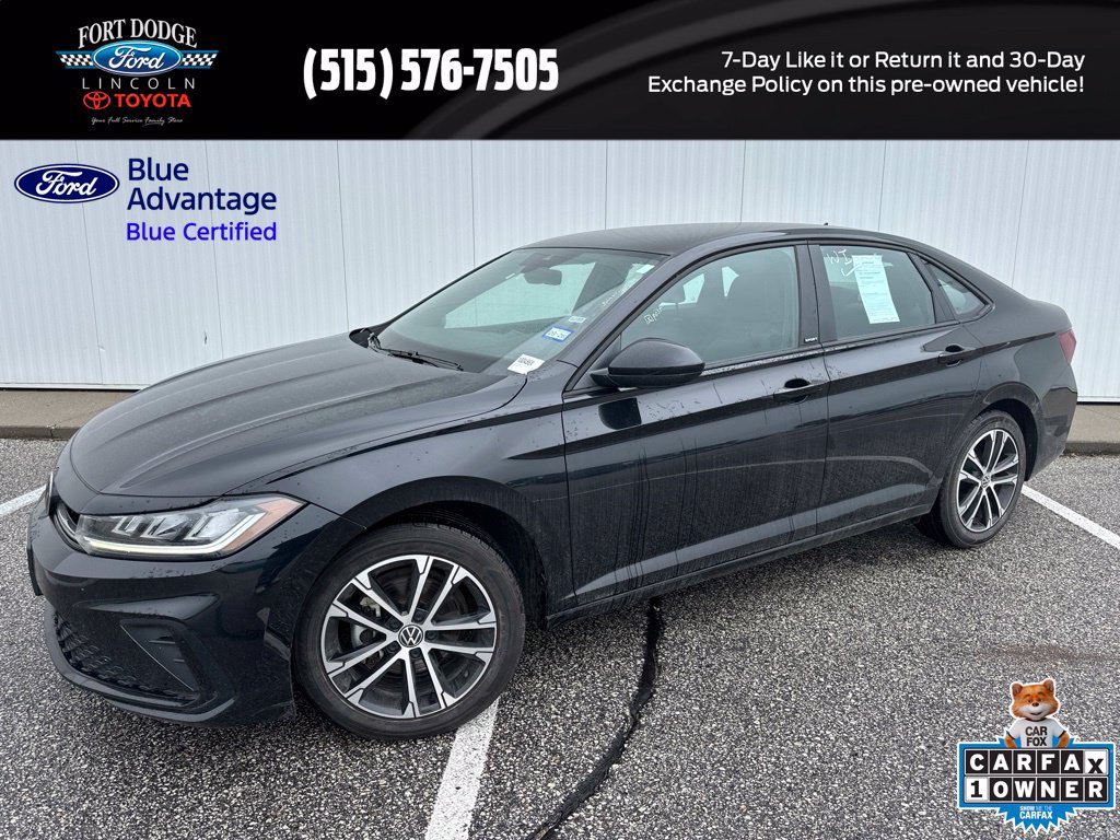 Used 2025 Volkswagen Jetta Sport FWD image 1