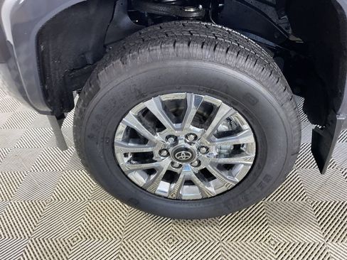 Used 2024 Toyota Tacoma Limited image 4