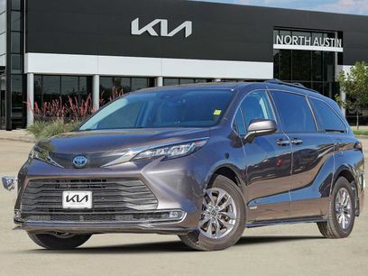 Used 2021 Toyota Sienna XLE