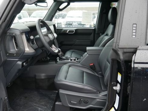 New 2026 Ford Bronco Outer Banks w/ Sasquatch Package AWD/4WD image 2