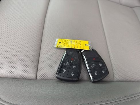 Used 2025 GMC Sierra 1500 SLT image 41