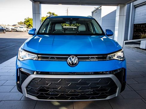 New 2026 Volkswagen Taos SE FWD image 8