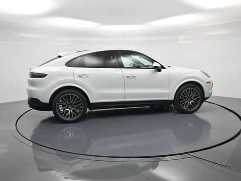 Certified 2023 Porsche Cayenne Coupe AWD/4WD image 32
