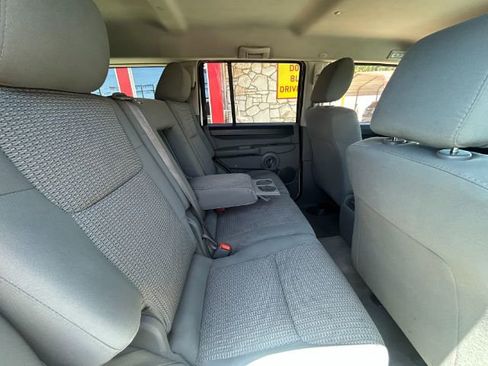 Used 2007 Jeep Commander Sport image 11