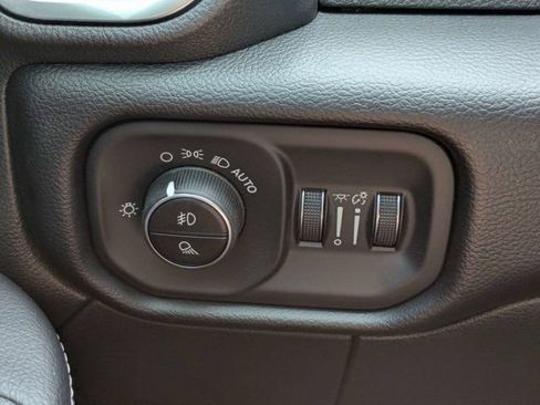 New 2026 RAM 2500 Laramie AWD/4WD image 24