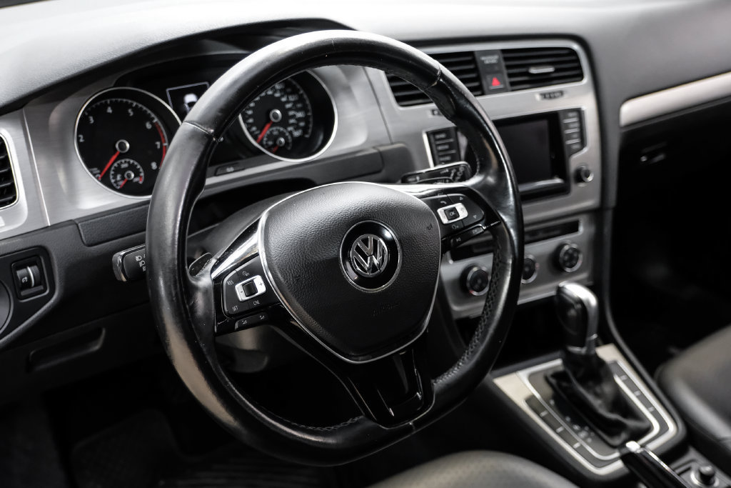 Used 2015 Volkswagen Golf S FWD image 15