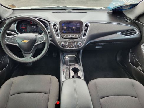 Used 2020 Chevrolet Malibu LT FWD image 4