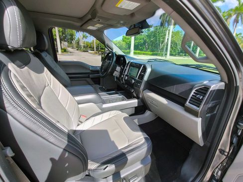 Used 2016 Ford F150 XLT w/ Equipment Group 302A Luxury AWD/4WD image 41