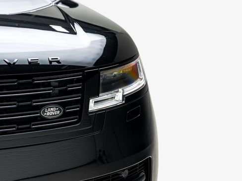 Used 2025 Land Rover Range Rover Long Wheelbase Autobiography AWD/4WD image 18
