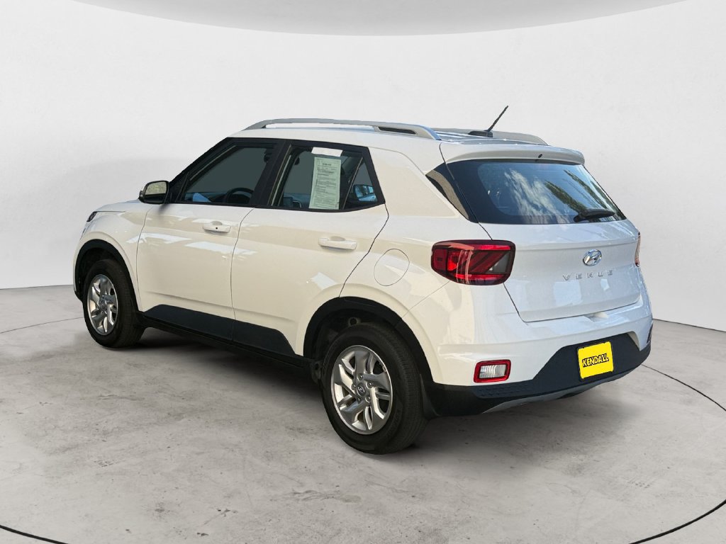 Used 2023 Hyundai Venue FWD image 7