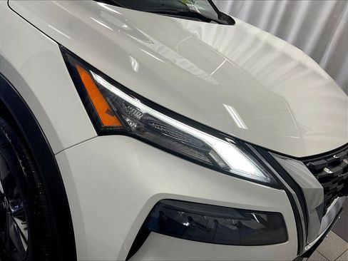 Used 2023 Nissan Rogue S AWD/4WD image 32
