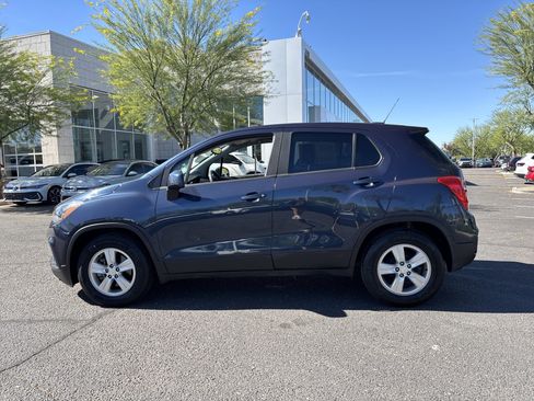 Used 2019 Chevrolet Trax LS image 2