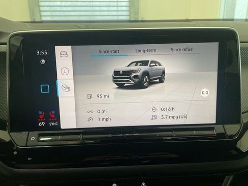 Certified 2025 Volkswagen Atlas Cross Sport SEL R-Line image 19