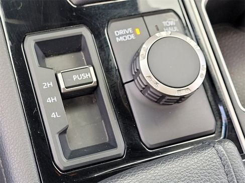 Used 2025 Toyota Tundra Limited image 22