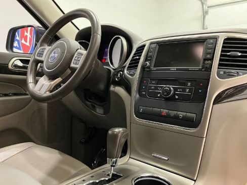 Used 2012 Jeep Grand Cherokee Laredo AWD/4WD image 48