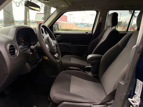 Used 2016 Jeep Patriot Sport image 29
