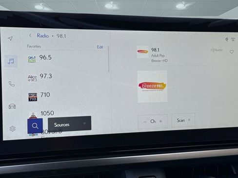 New 2026 Lexus UX 300h FWD image 18