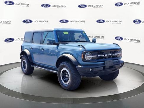 Certified 2021 Ford Bronco Outer Banks w/ Sasquatch Package AWD/4WD image 7