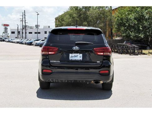 Used 2020 Kia Sorento L FWD image 4