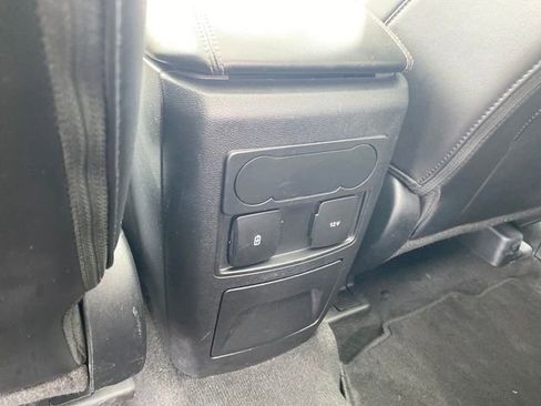 Used 2023 Ford Explorer XLT image 17