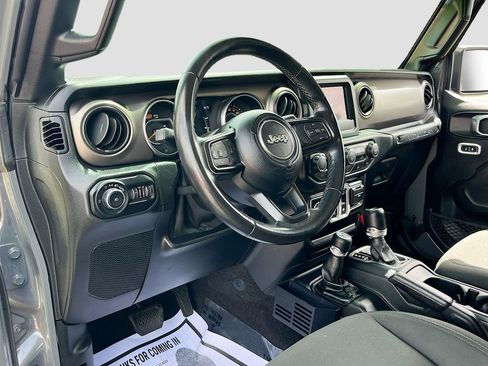 Used 2021 Jeep Wrangler Sport AWD/4WD image 9