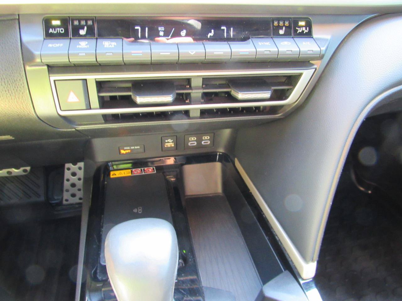 Used 2025 Toyota Camry XSE FWD image 27