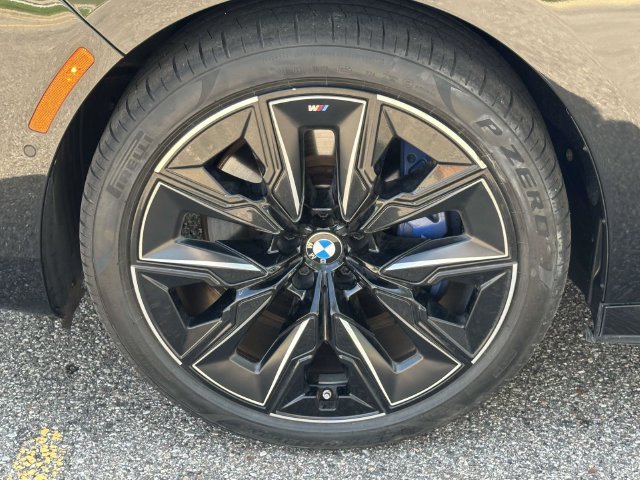 Certified 2023 BMW i7 xDrive60 AWD/4WD image 13