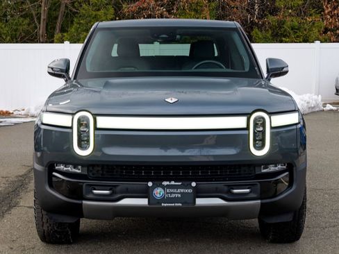 Used 2022 Rivian R1T Adventure image 2