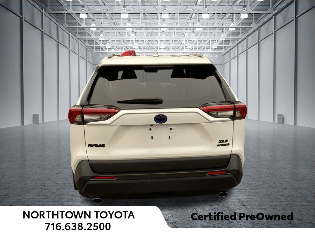 Used 2023 Toyota RAV4 XLE Premium AWD/4WD image 9