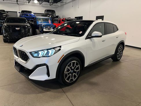 Used 2025 BMW X2 xDrive28i w/ Technology Package AWD/4WD image 7