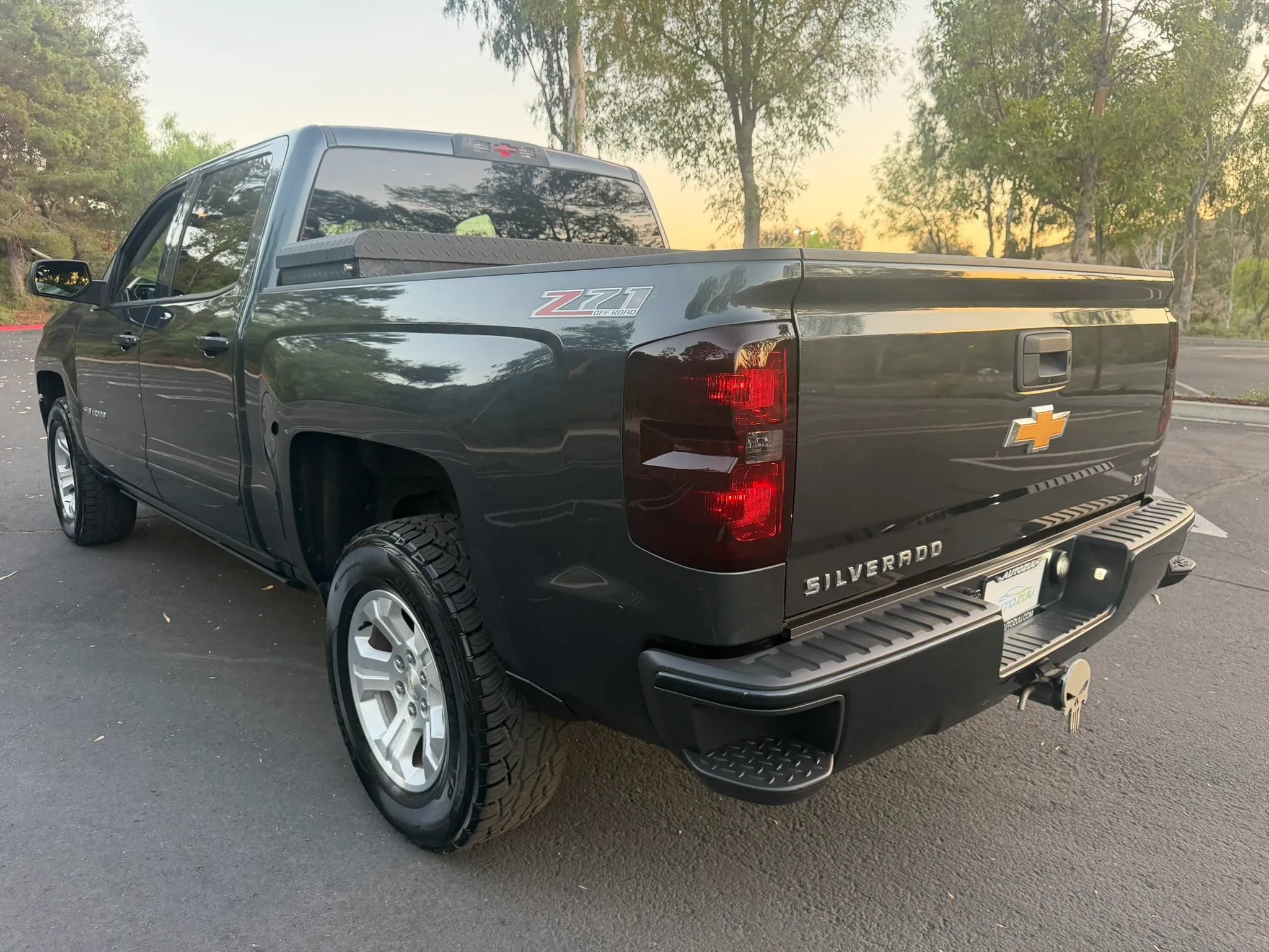 Used 2017 Chevrolet Silverado 1500 LT w/ All Star Edition AWD/4WD image 3