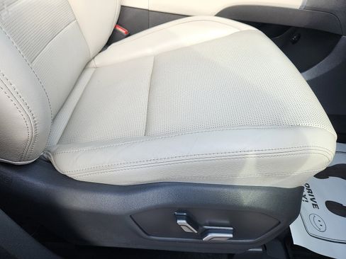 Used 2024 Hyundai Santa Fe Limited image 34