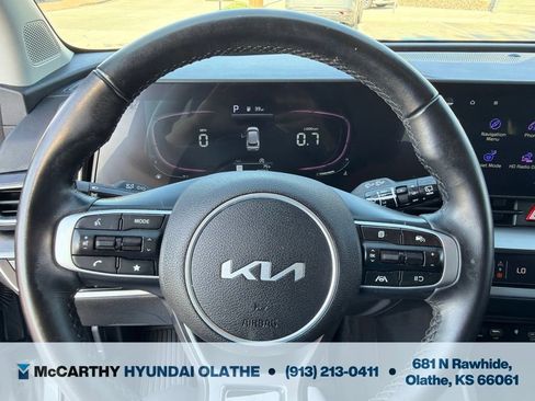 Used 2024 Kia Sportage EX FWD image 6