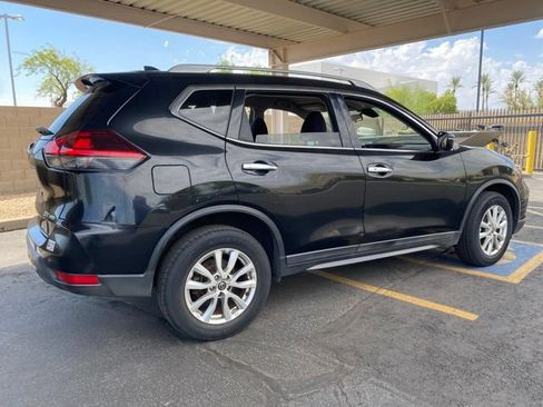 Used 2020 Nissan Rogue SV AWD/4WD image 3