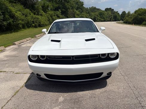 Used 2015 Dodge Challenger SXT Plus RWD image 9