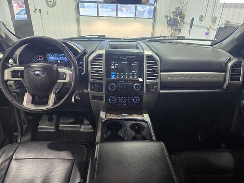 Used 2017 Ford F250 Lariat w/ Lariat Value Package image 8