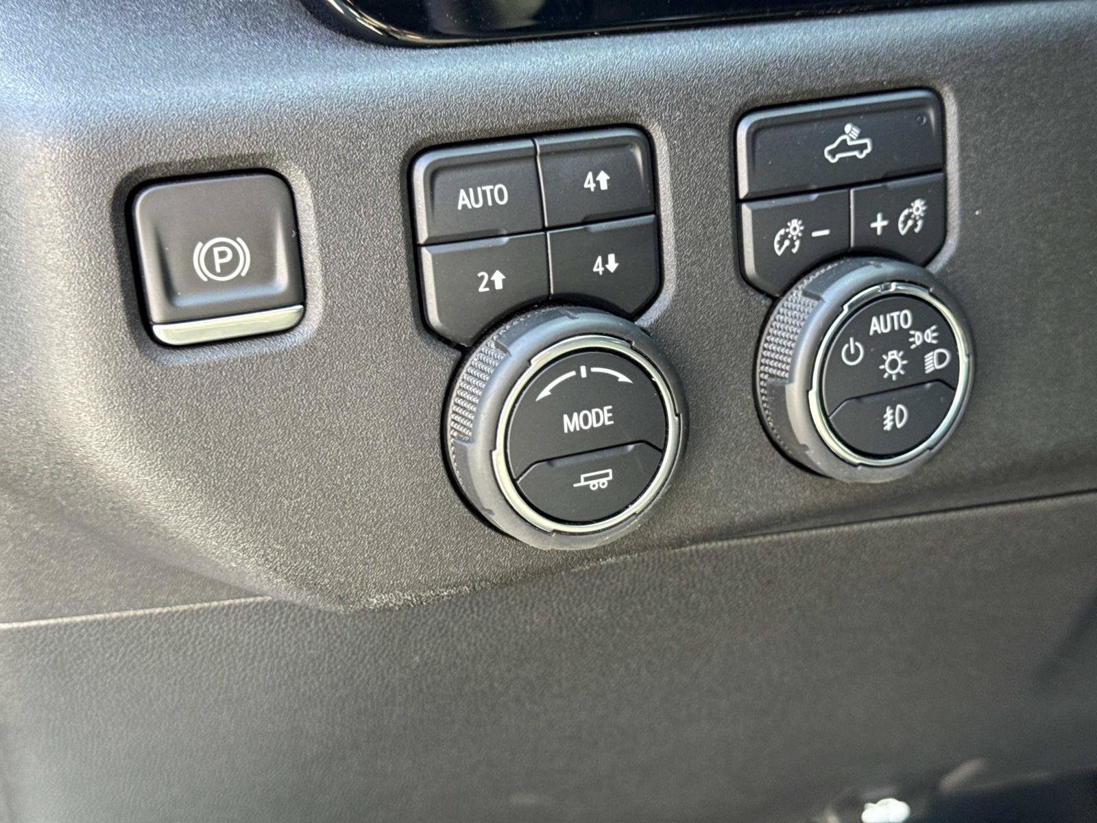 Used 2023 Chevrolet Silverado 1500 RST AWD/4WD image 33