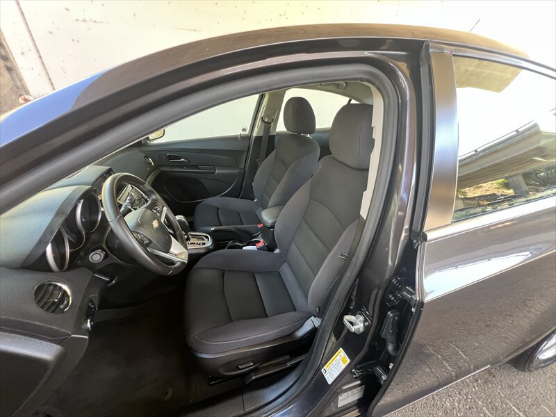 Used 2014 Chevrolet Cruze LT FWD image 27