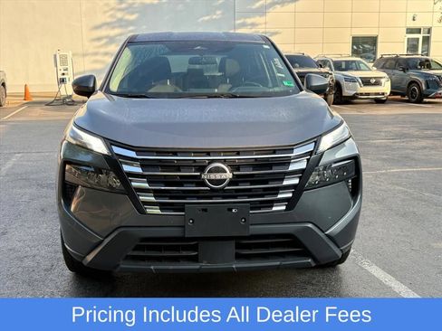 Used 2025 Nissan Rogue SV AWD/4WD image 3