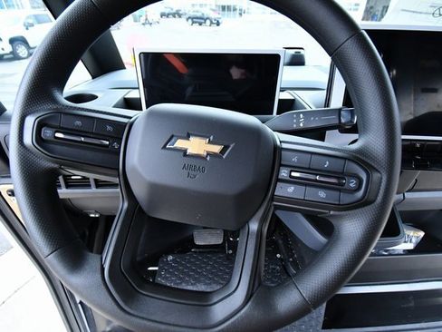 New 2025 Chevrolet Brightdrop 400 w/ Power Door Package image 2