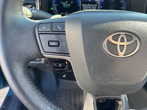 Used 2025 Toyota Camry XSE FWD image 18
