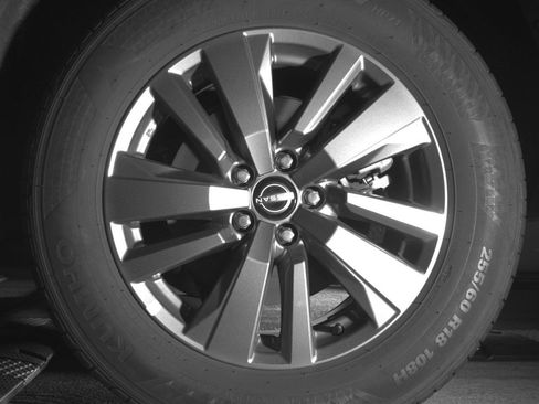 Used 2025 Nissan Pathfinder SV image 14