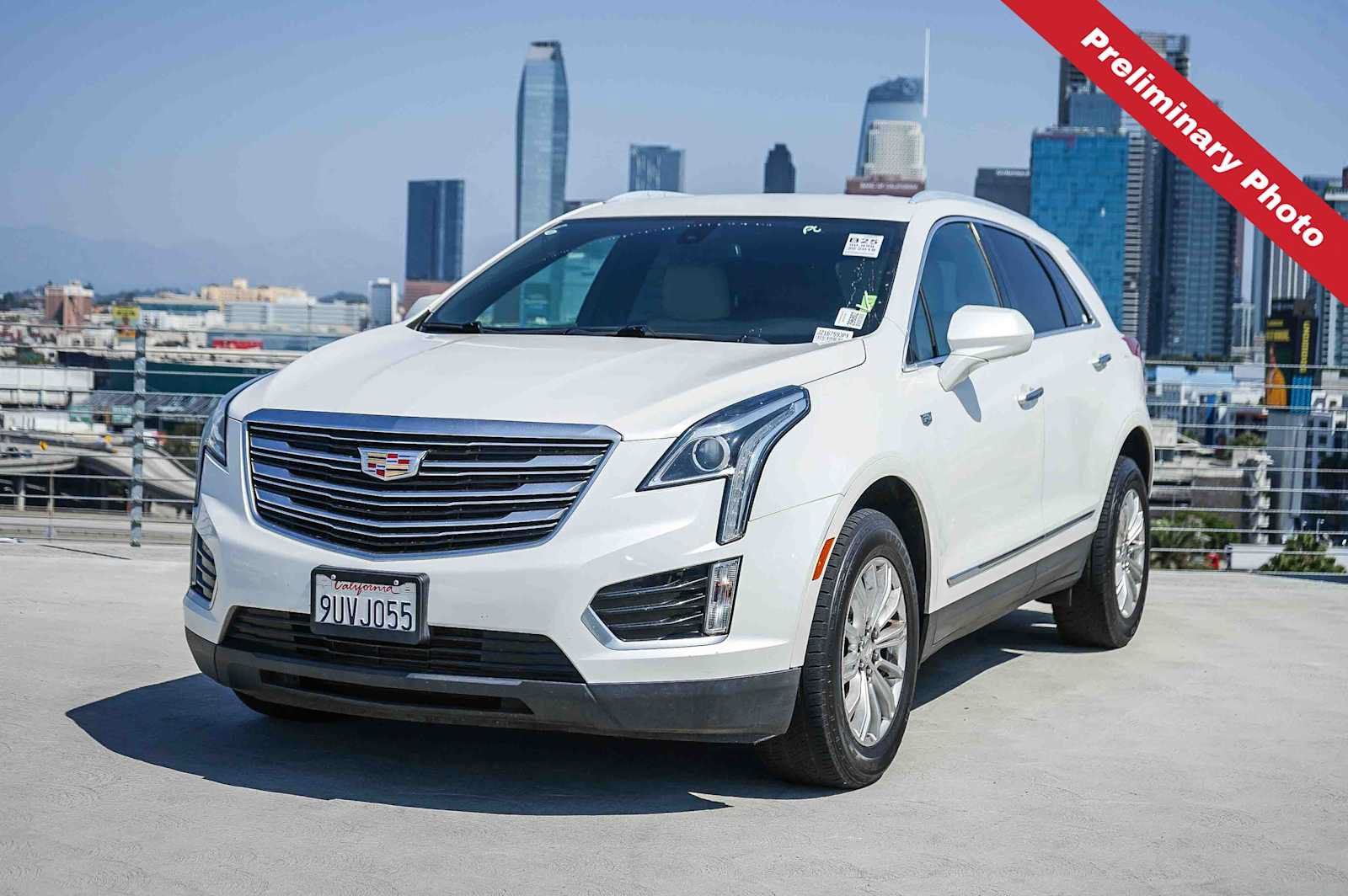 Used 2018 Cadillac XT5 FWD image 1