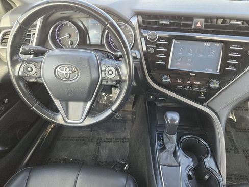 Used 2020 Toyota Camry SE image 26