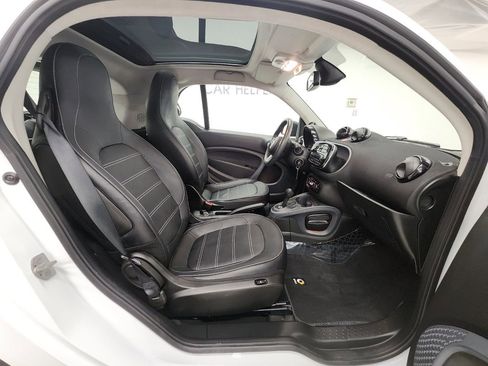 Used 2018 smart fortwo electric drive image 9