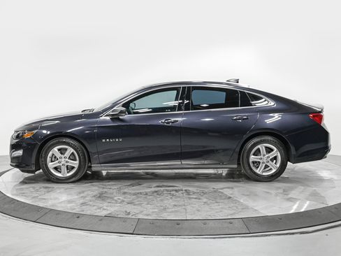 Used 2022 Chevrolet Malibu LS image 2