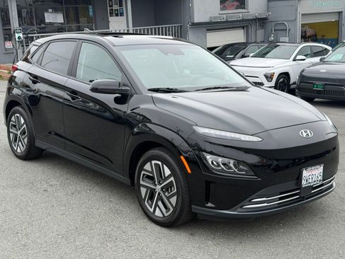 Used 2023 Hyundai Kona Limited FWD image 3