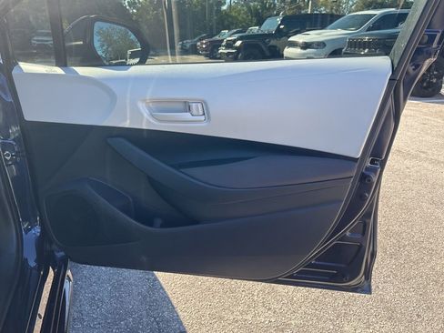 Used 2025 Toyota Corolla LE image 24